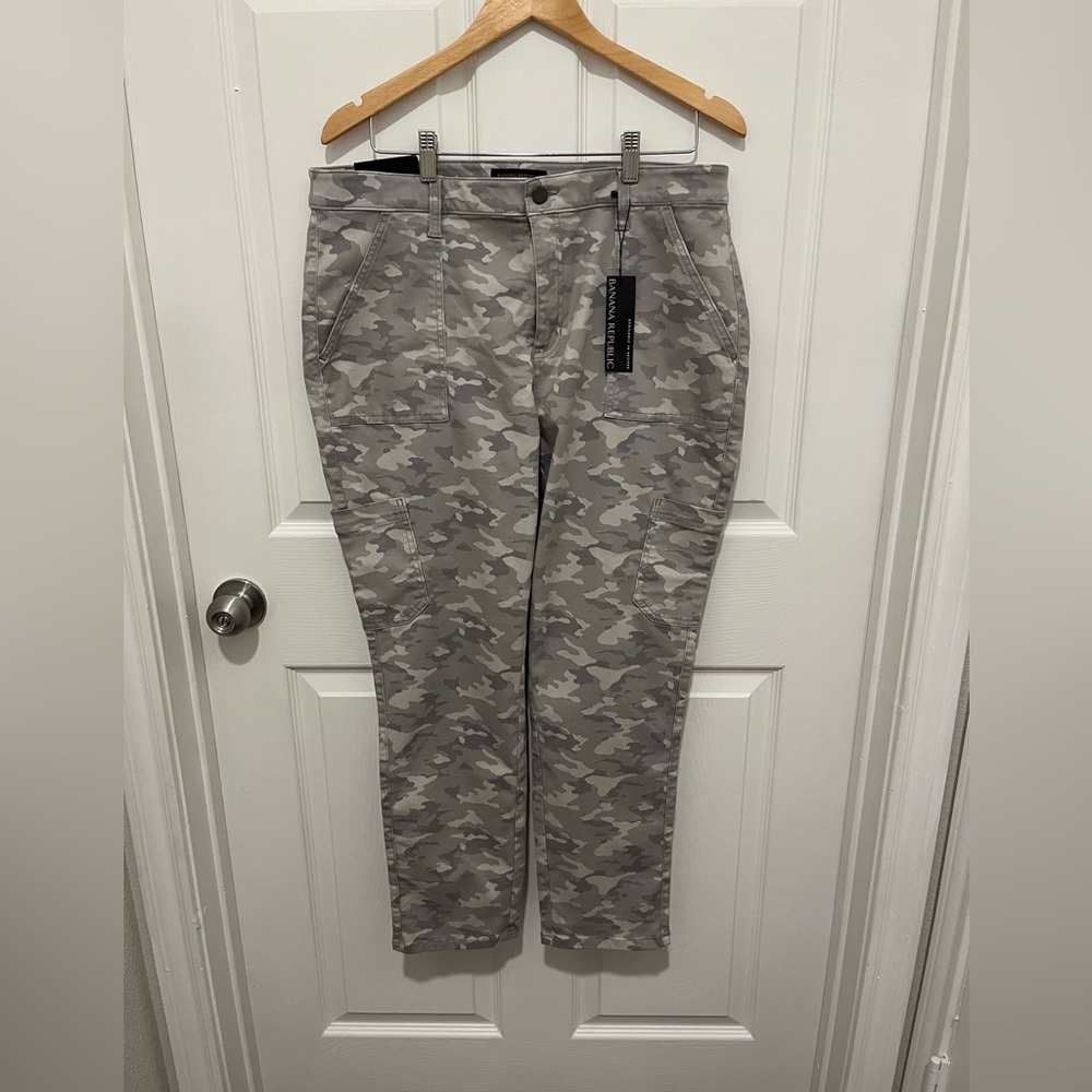 NWT Banana Republic Mid-Rise Skinny Ankle Length Cama Cargo Pants Size 14 - Picture 2 of 12
